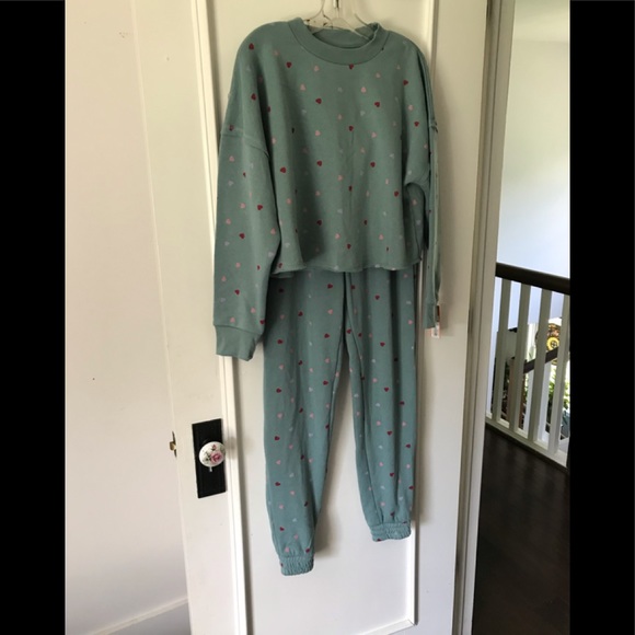 NWT Colsie Valentine’s Day Sweetheart Jogger Sweatsuit Set - Picture 16 of 16